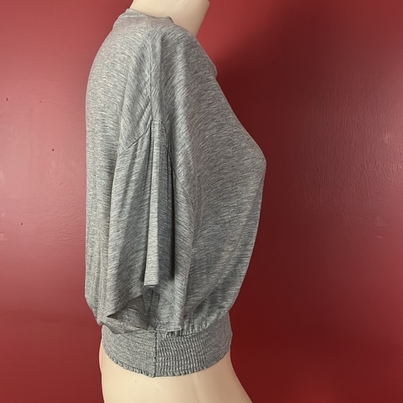 BNWOT Lime Blue elastic bottom super soft top - Picture 5 of 12